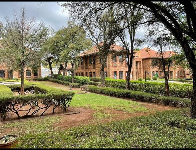 BUSINESS PROPERTY TO RENT IN DIE HOEWES